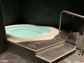Le jacuzzi  11 places de Rêvéo bien-être